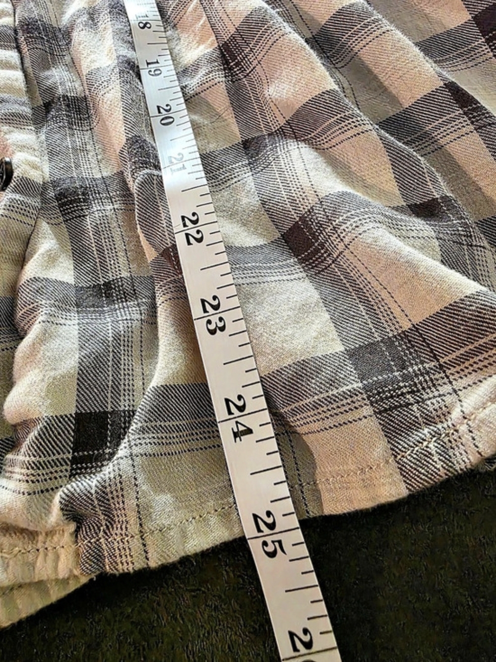 Lauren Ralph Lauren Cream and Gray Plaid Button-Down Tie-Neck Shirt-Large - Picture 8 of 11